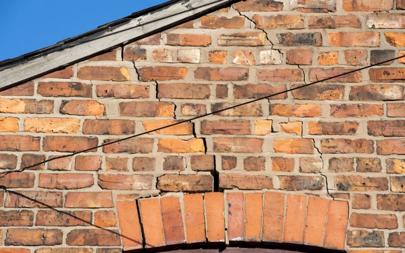 What are the Warning Signs of a Roof Collapse?