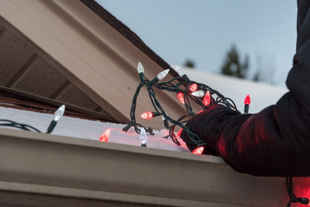 Turning Your Roof into a Christmas Light Marvel