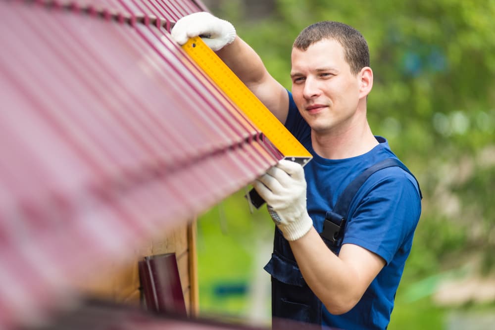 5 Reasons to Become a Roofer